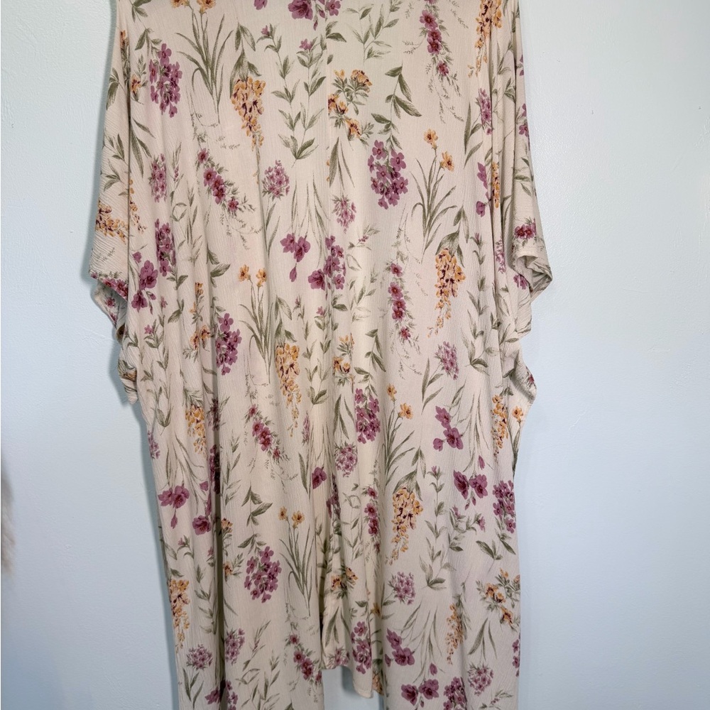 American Eagle Outfitters Floral Kimono - Picture 3 of 5